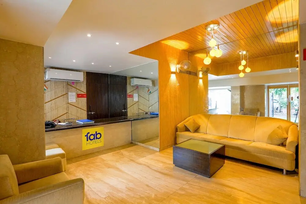 Мумбаи: Fabexpress Jayshree
