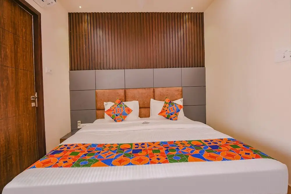 Веллор: FabHotel Senthur Inn
