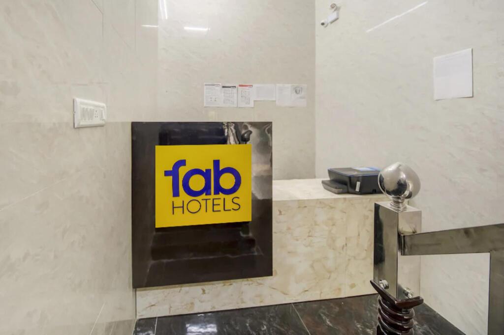 Пудучерри: FabHotel JR Residency
