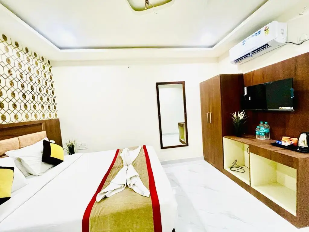 Шамшабад: Hotel Eagle Grand