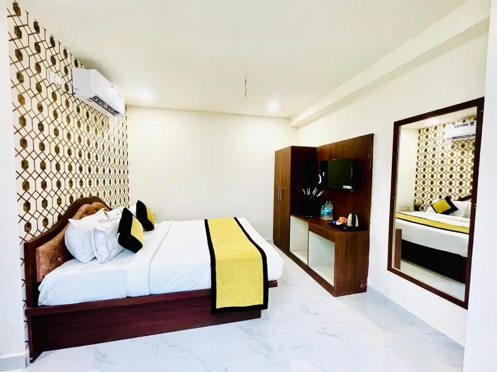 Шамшабад: Hotel Eagle Grand