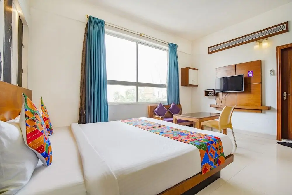 Бангалор: FabHotel Emirates Suites