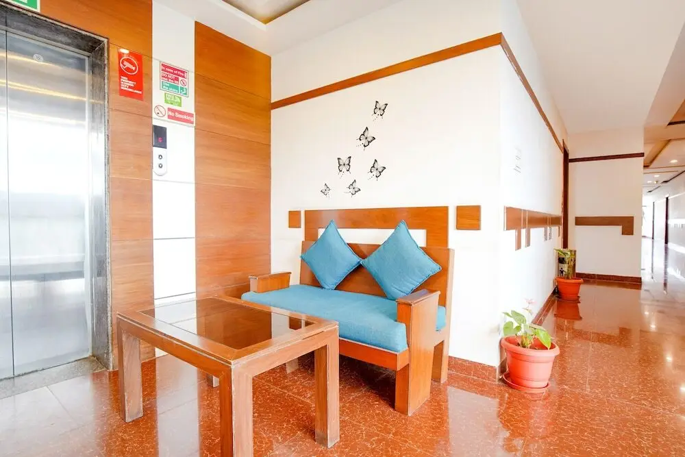 Бангалор: FabHotel Emirates Suites