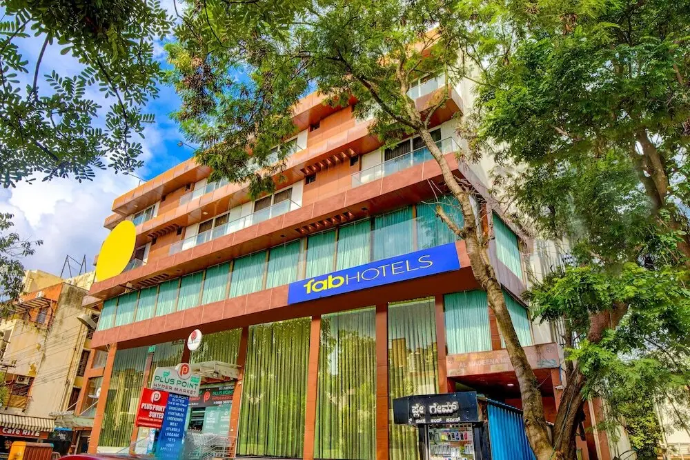 FabHotel Emirates Suites — фото 1