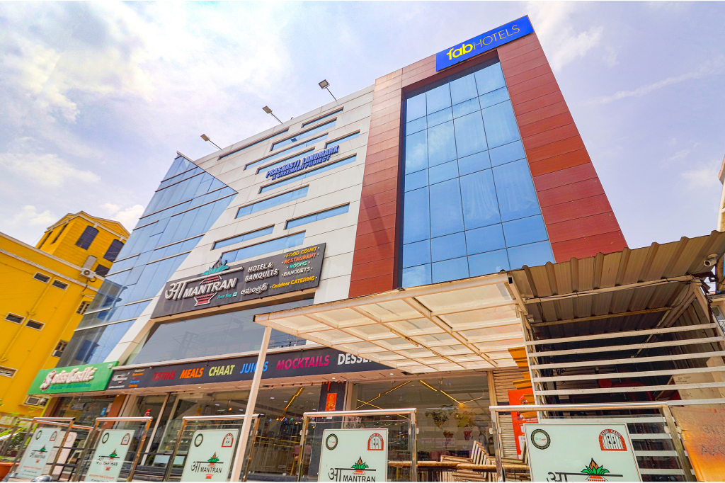 FabHotel Aamantran & Banquet Halls — фото 1