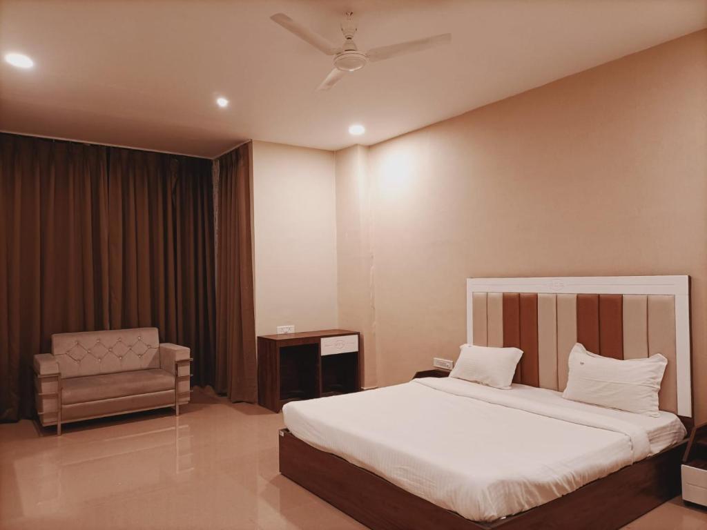 Bilaspur: Hotel Emperor Paradise