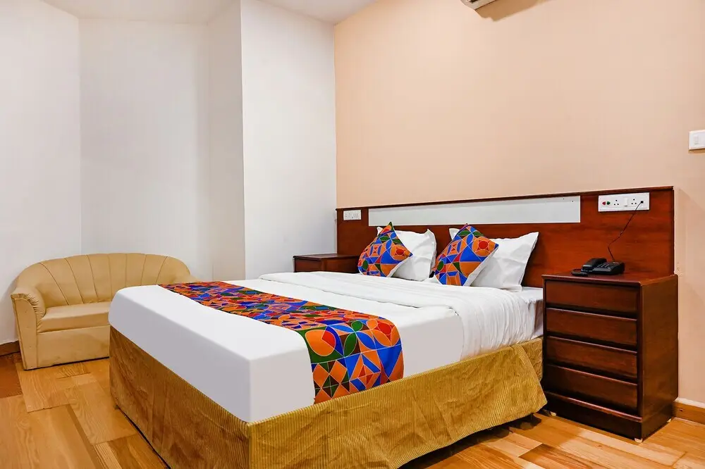 Бхопал: Fabhotel Shubh Shaleen Springs