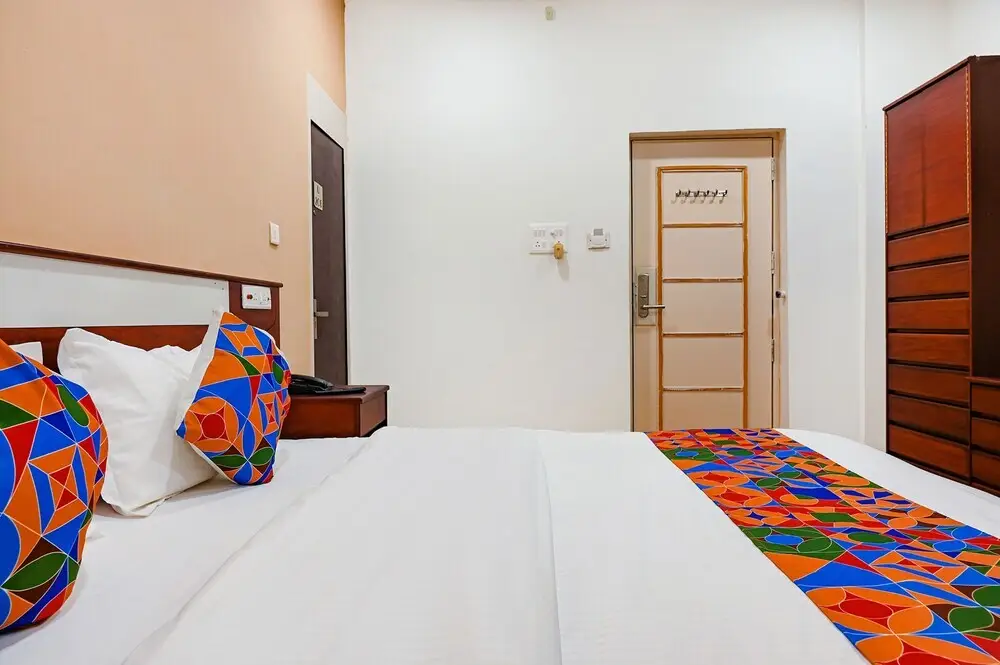 Бхопал: Fabhotel Shubh Shaleen Springs