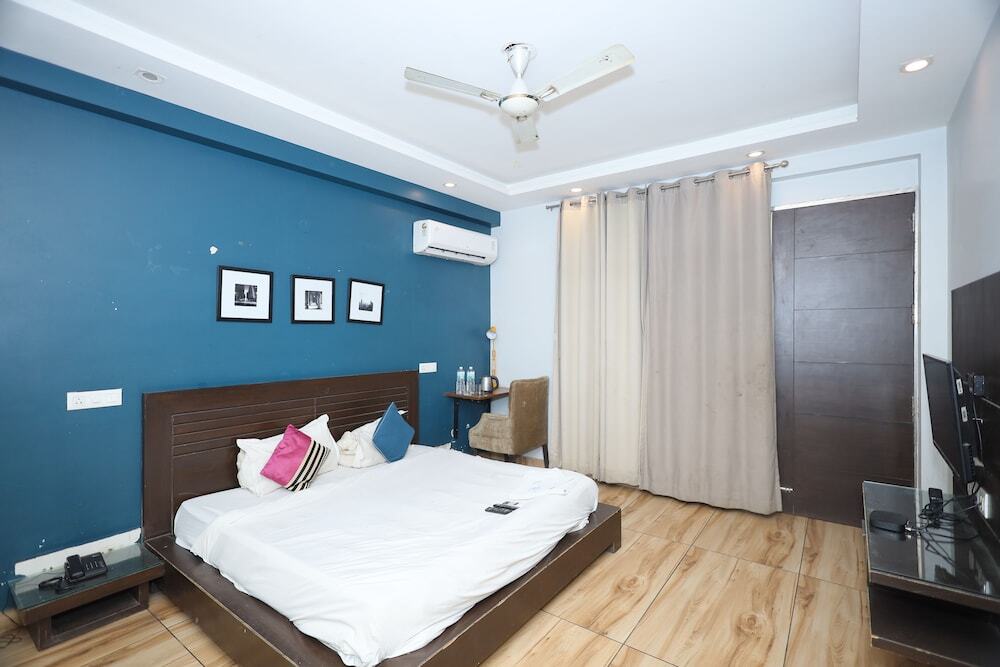 Гуруграм: Wedlock Hotels