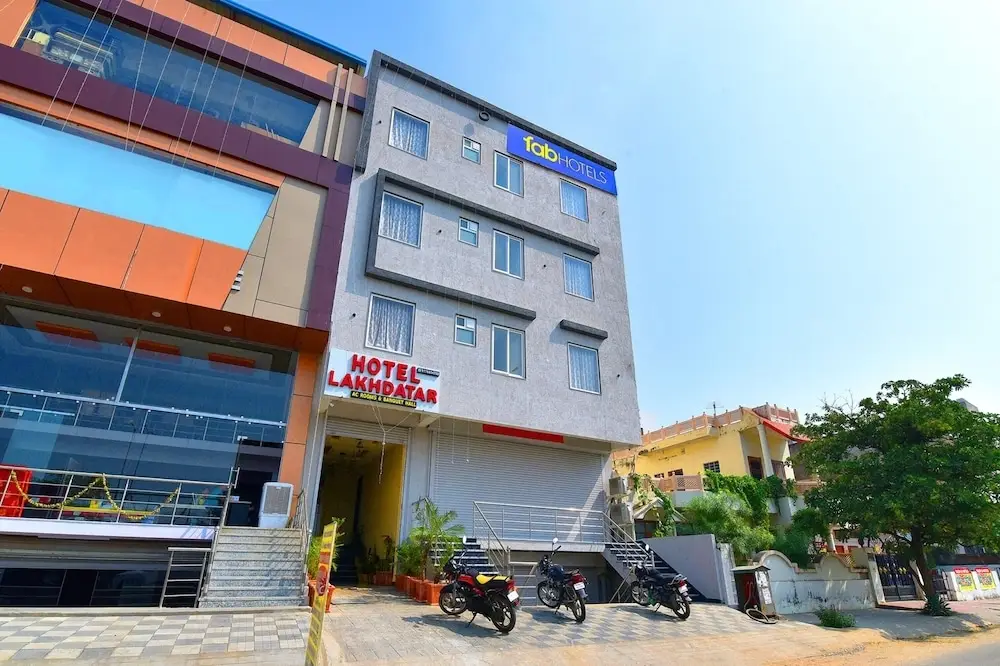 Fabhotel Lakhdatar — фото 1