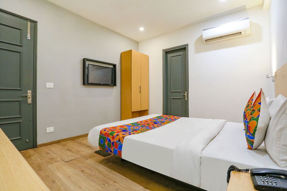 Нью-Дели: FabHotel Urban Residency