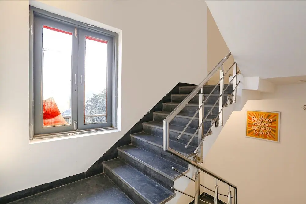 Нью-Дели: FabHotel Urban Residency