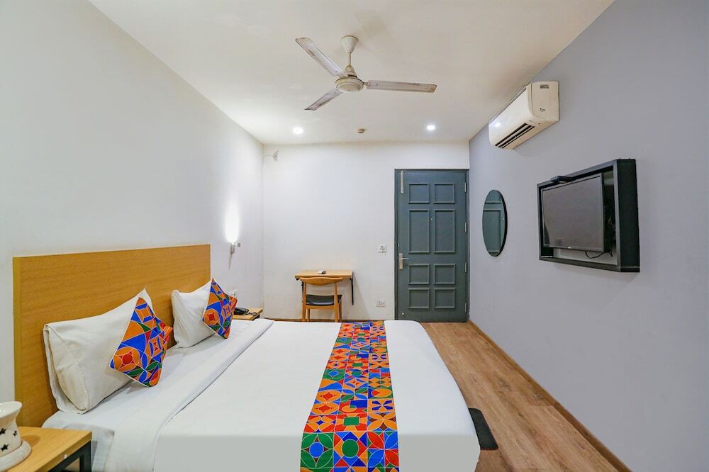 Нью-Дели: FabHotel Urban Residency