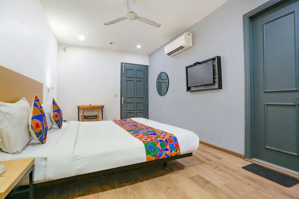 Нью-Дели: FabHotel Urban Residency