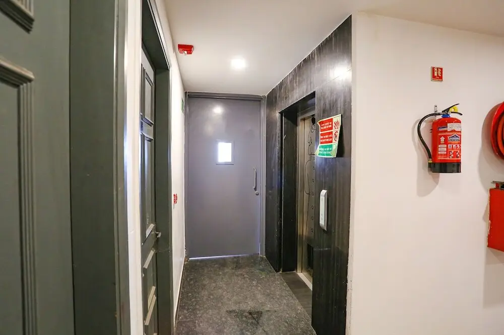 Нью-Дели: FabHotel Urban Residency