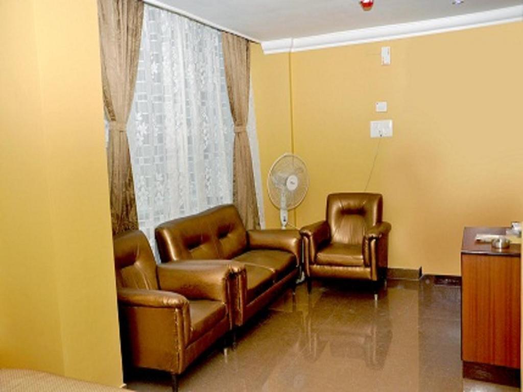 Колката: FabHotel Raj Darbar