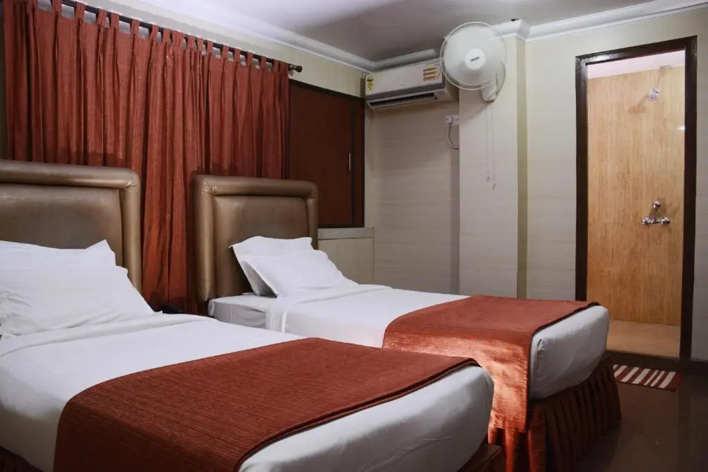 Колката: FabHotel Raj Darbar