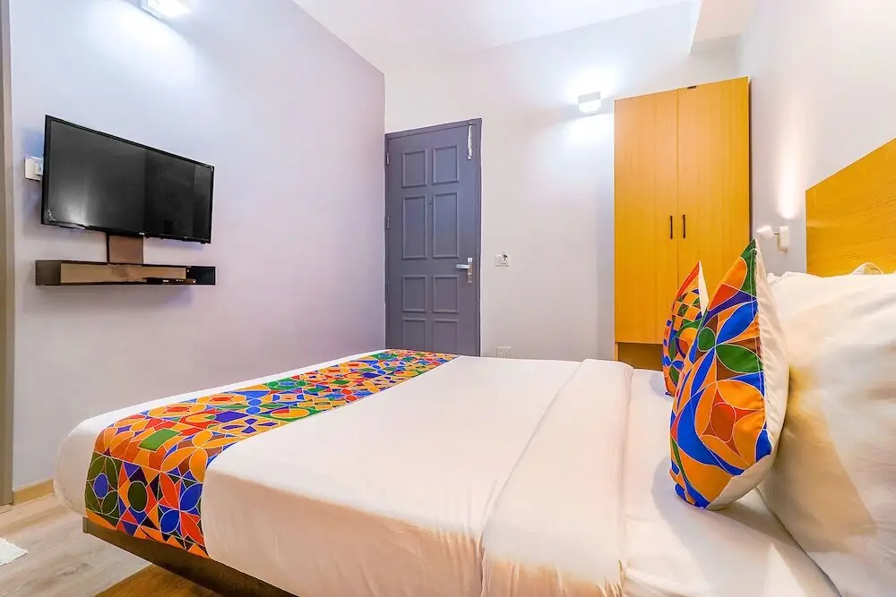 Нойда: Fabhotel The Leamington