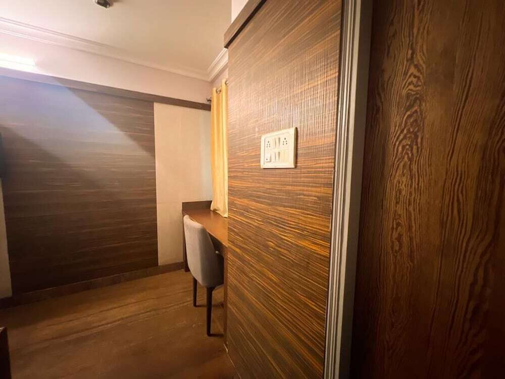 Hotel SRS Inn by Agira Hotels — фото 1