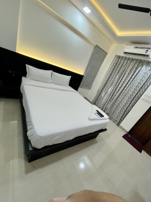 Пуна: StayBird Silver Oak An Apartment Hotel