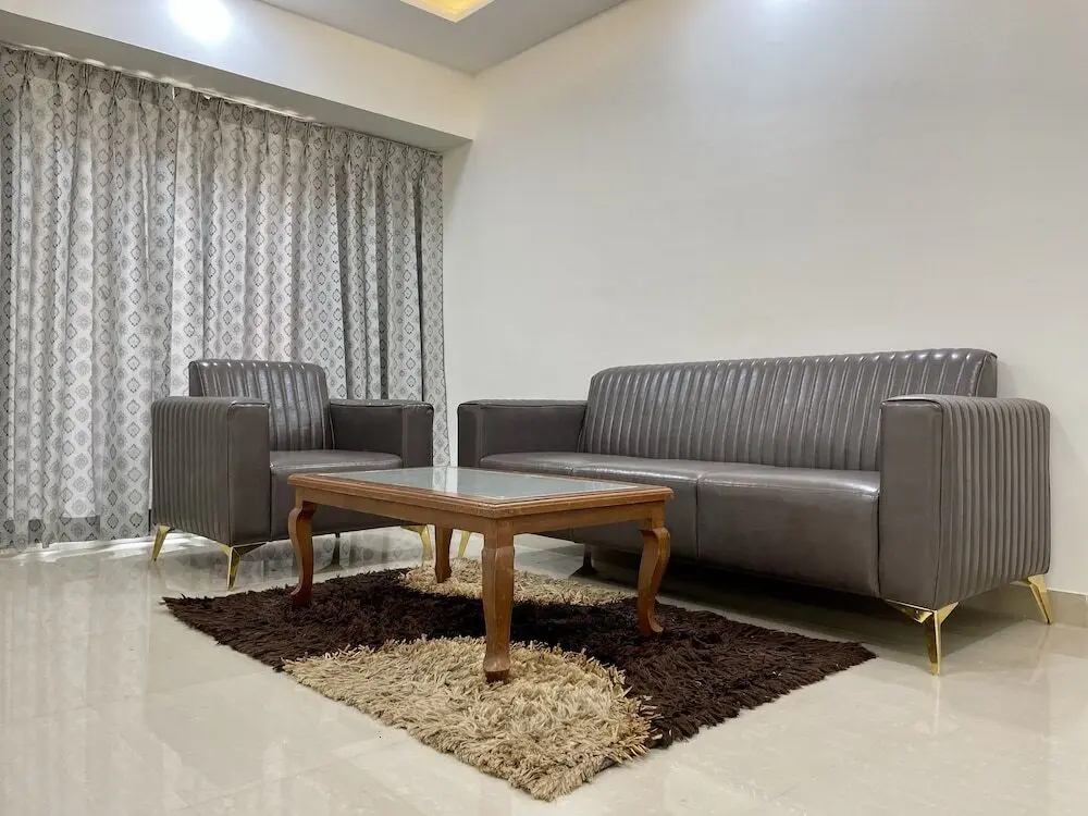 Пуна: StayBird Silver Oak An Apartment Hotel