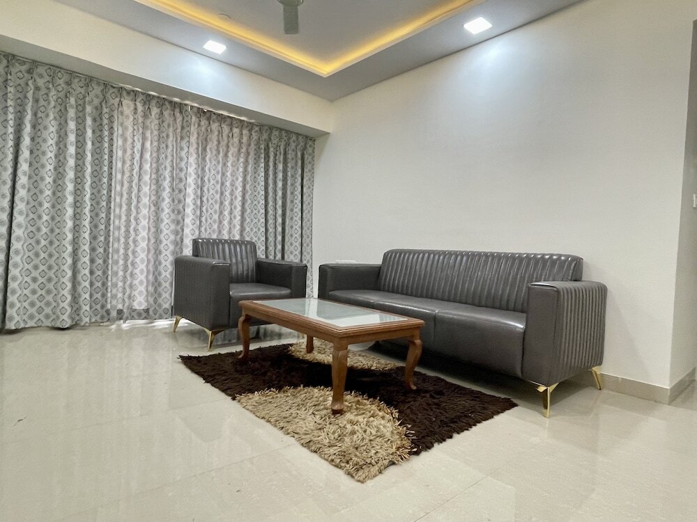 Пуна: StayBird Silver Oak An Apartment Hotel