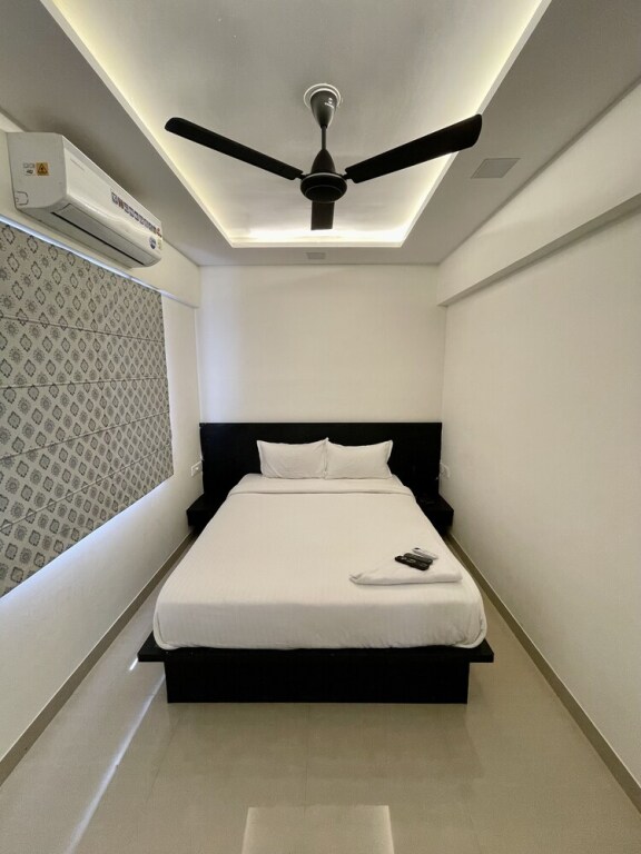 Пуна: StayBird Silver Oak An Apartment Hotel