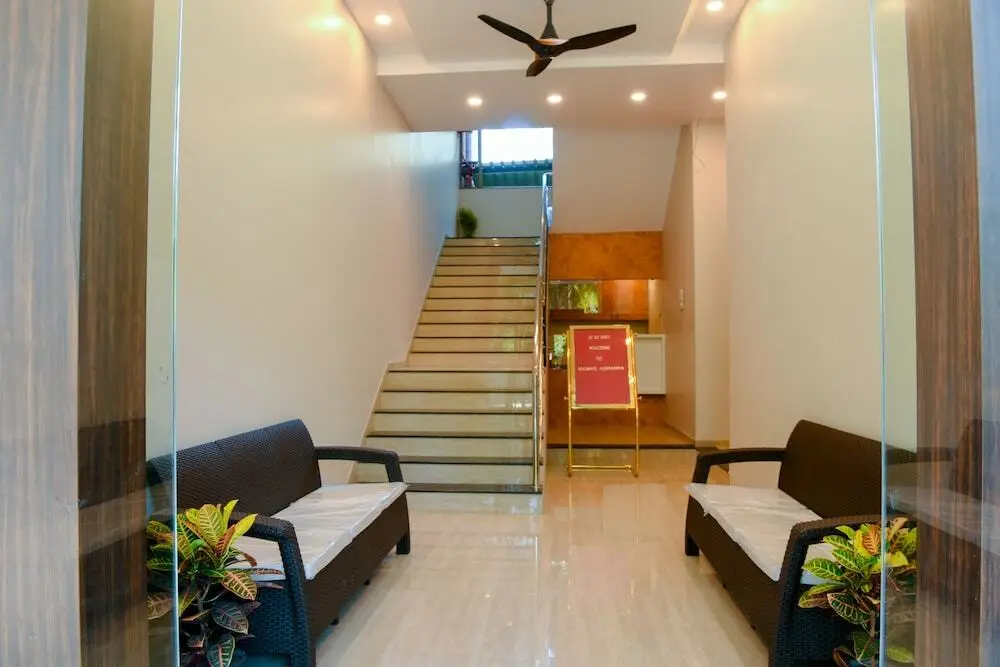 Малван: Malvan's Aishwarya Hotel
