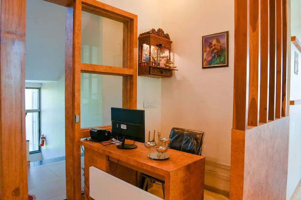 Малван: Malvan's Aishwarya Hotel