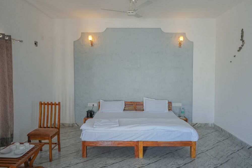 Бера: Jawai Wildlife Safari Camp
