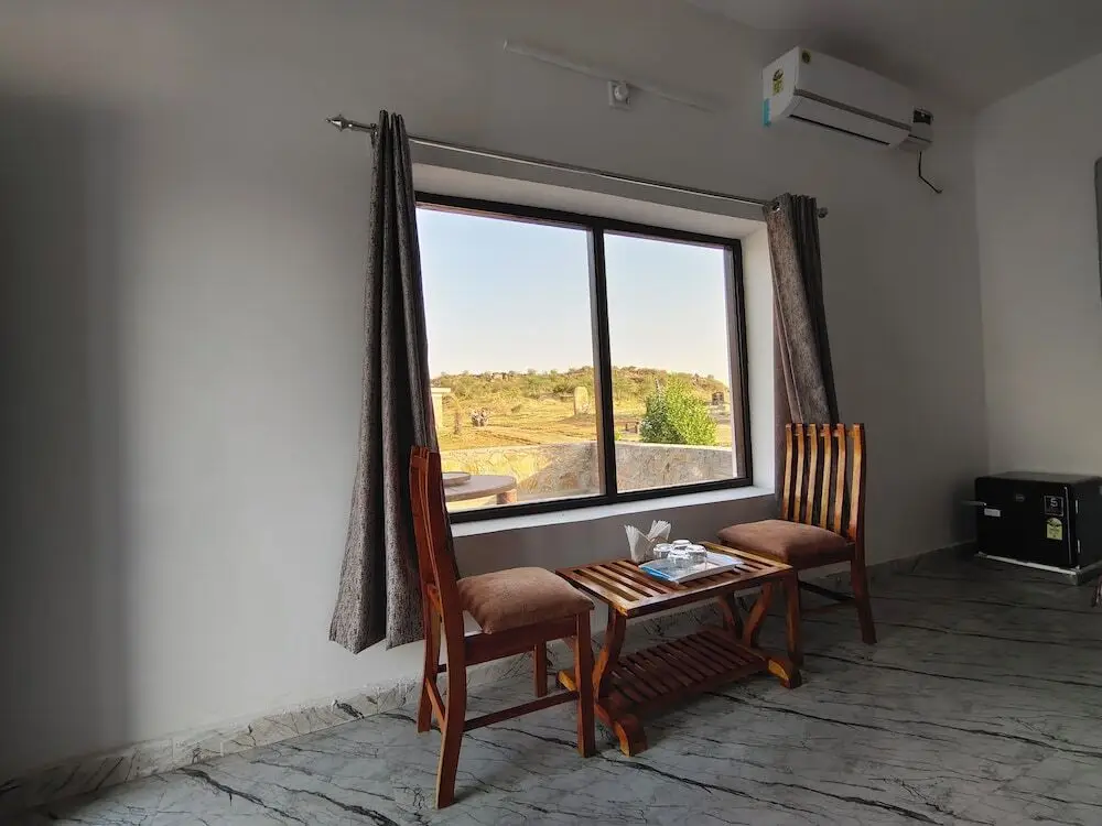 Бера: Jawai Wildlife Safari Camp