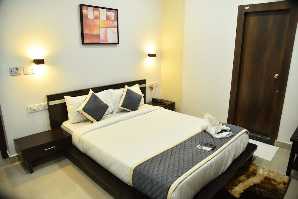 Колката: The Altruist Business Stays - New Town, Kolkata