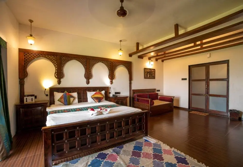 Хандала: Malhar Machi Mountain Resorts
