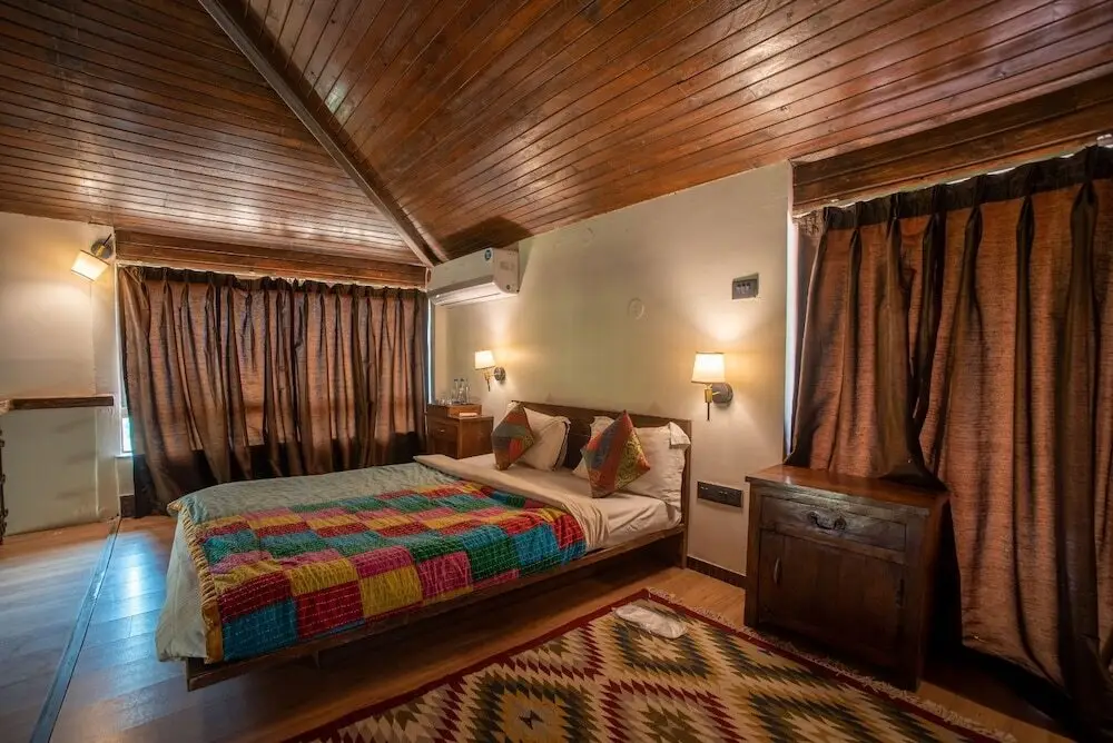 Хандала: Malhar Machi Mountain Resorts