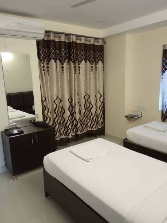 Хидерабад: iROOMZ Way Inn