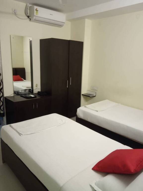 Хидерабад: iROOMZ Way Inn