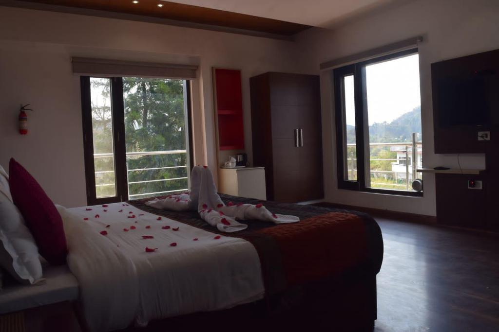 Наинитал: Uttrakhand Paradise Resort