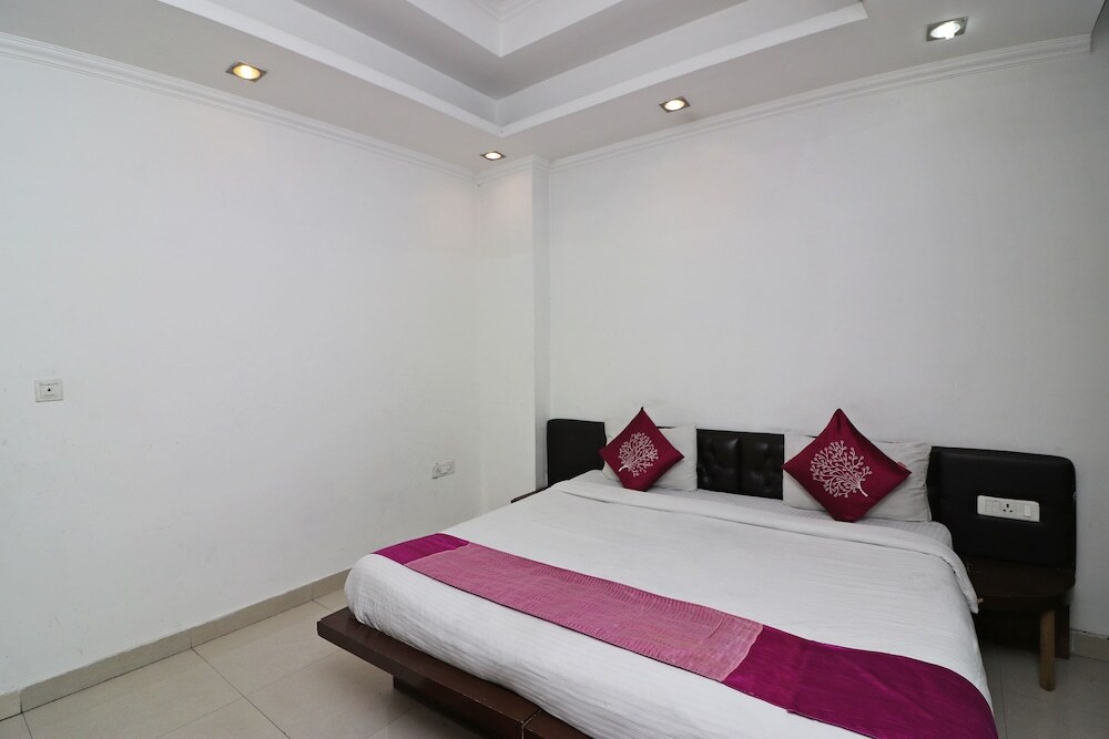 Газиабад: Hotel Crown Palace By OYO Rooms