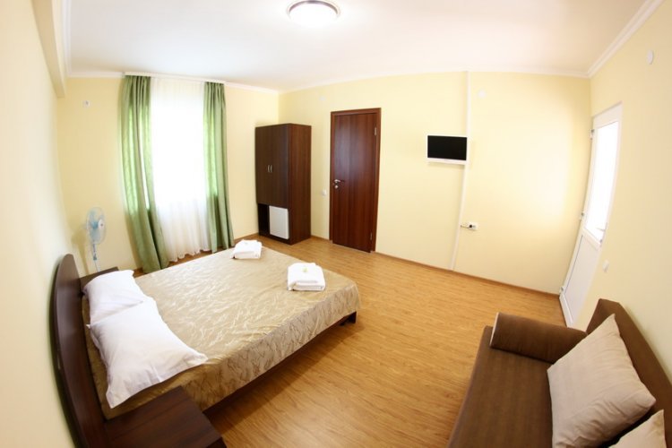Рыбачье: Guest House Ayat