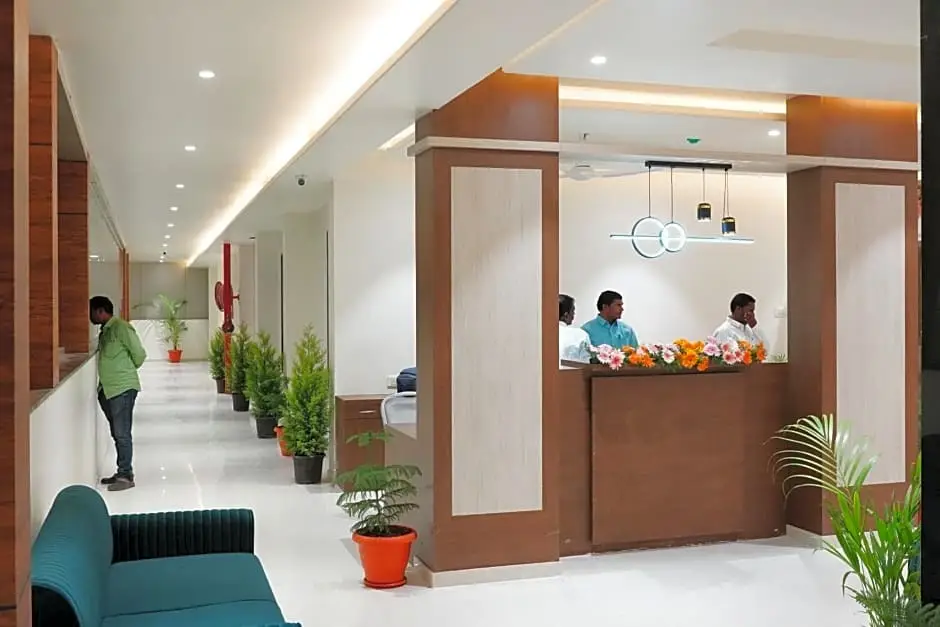 Адилабад: Mangalamurthy Hotels