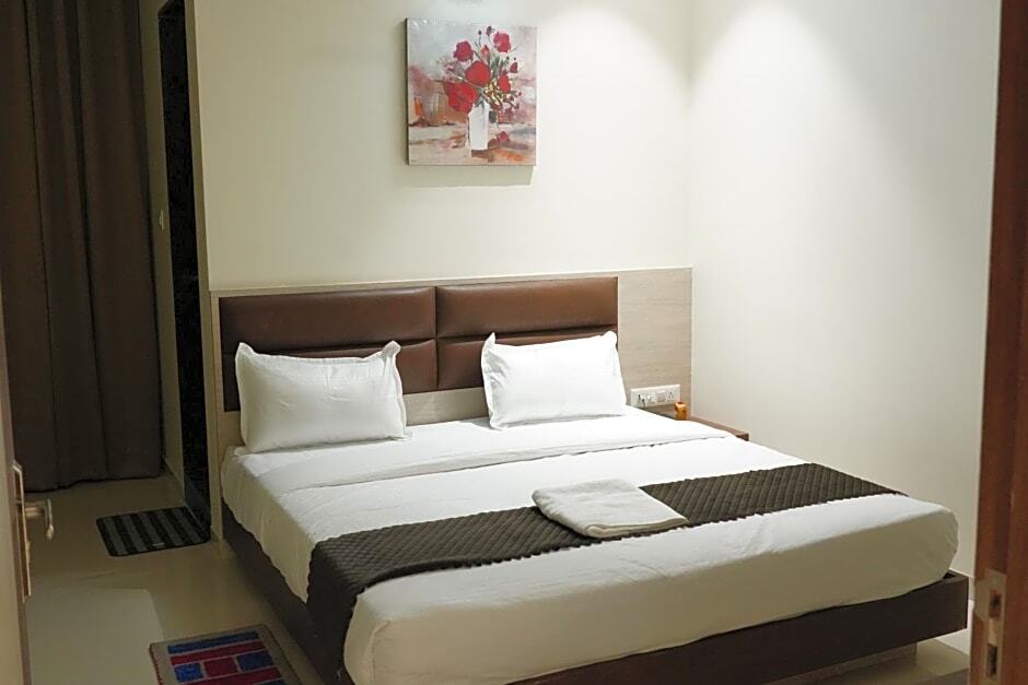 Адилабад: Mangalamurthy Hotels