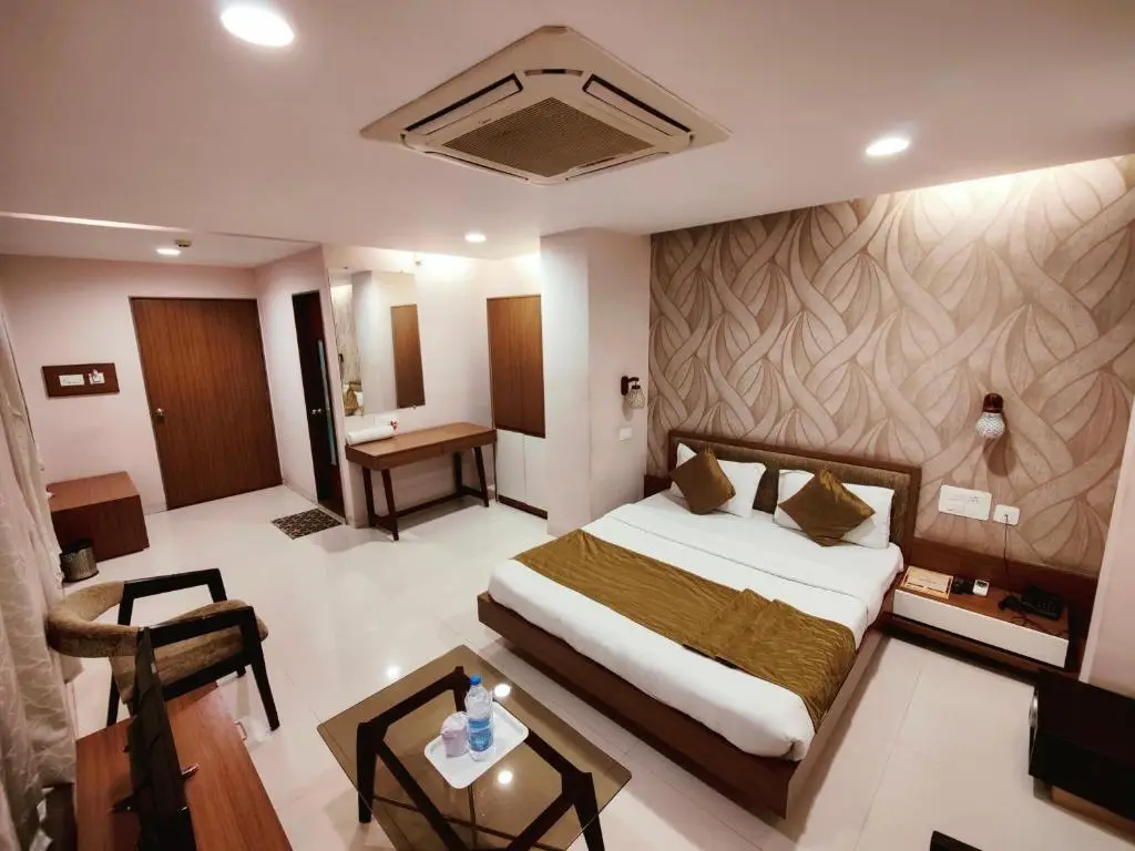 Ананд: Hotel Darshan Inn