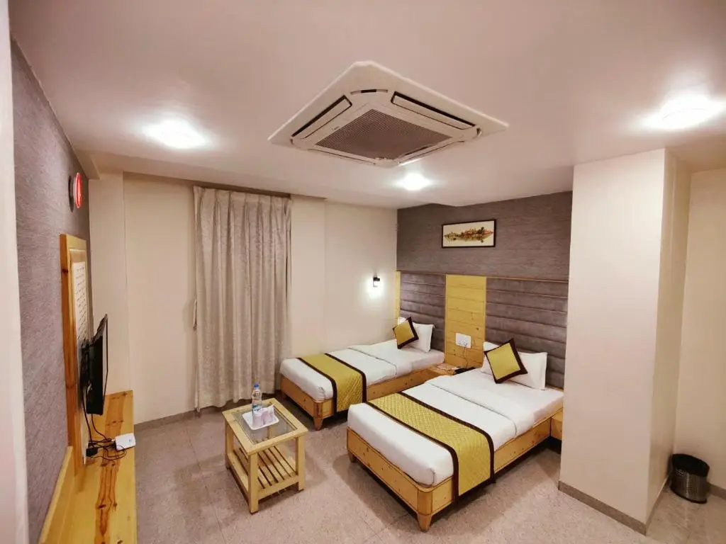 Ананд: Hotel Darshan Inn