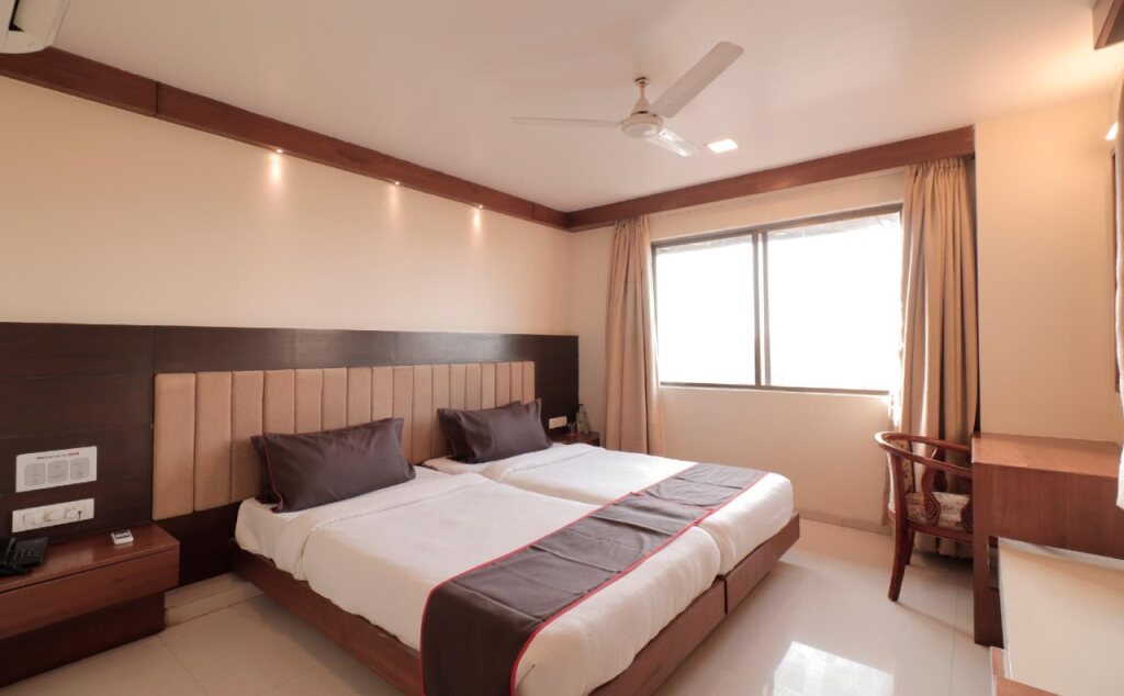 Ахмедабад: Super Townhouse Prahladnagar