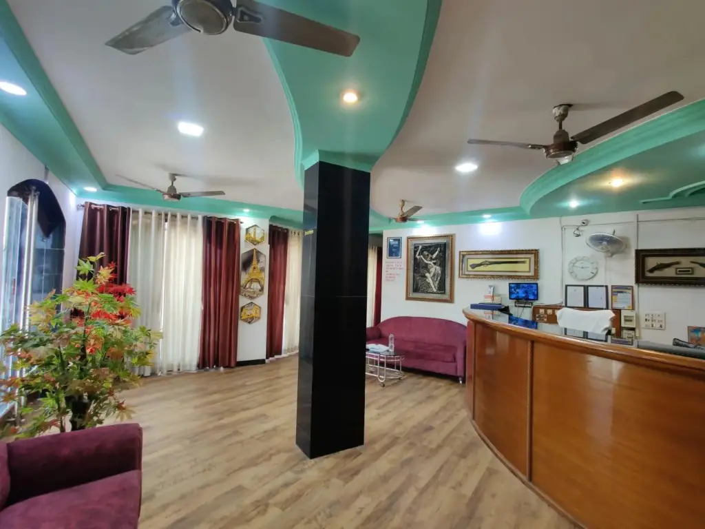 Бхудж: Hotel Dollar by OYO Rooms