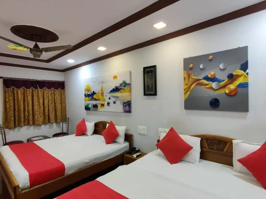 Бхудж: Hotel Dollar by OYO Rooms