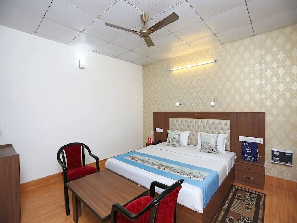Дехрадун: Shobha Palace Guest House By OYO Rooms