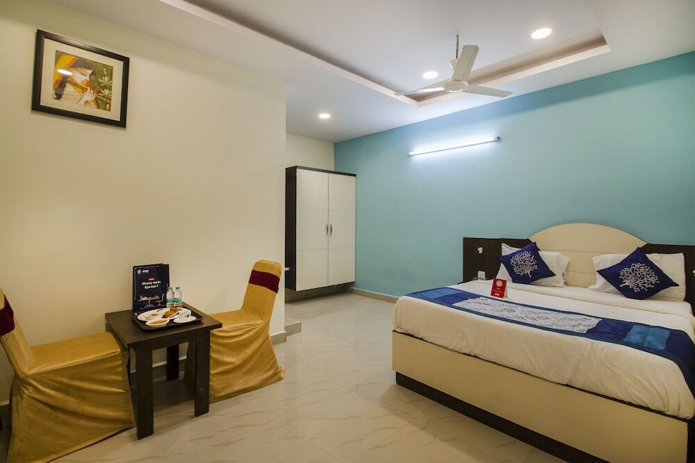 Хидерабад: Chandras Residency by OYO Rooms