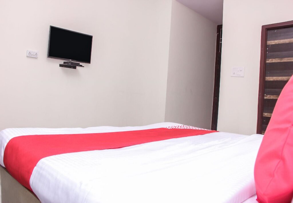 Джайпур: Jaipur Hotel and Resort By OYO Rooms