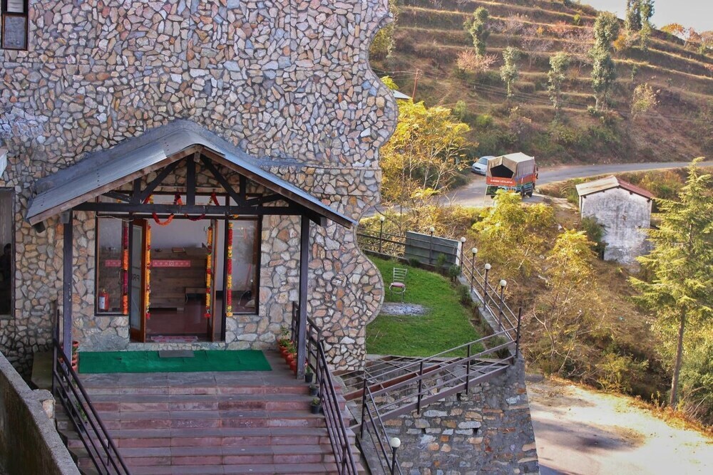 Grand Himalayan Hotel &amp; Resort by HBC — фото 1